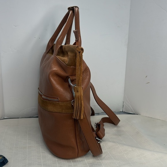 FIORDALISO Made in ITILY CONVERTIBLE HOBO, TOTE OR BACKPACK BAG - Picture 2 of 9